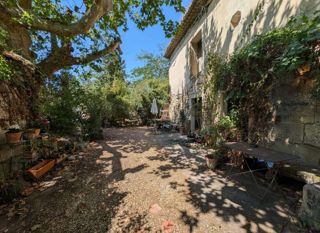 Mas 200 m²  à rénover sur terrain arboré de 2000 m² - photo 17