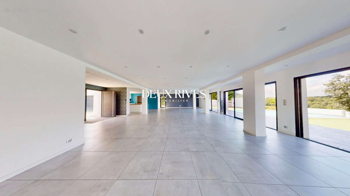 Maison 350 m² à La Chapelle-Sur-Erdre  - photo 5