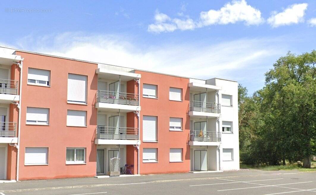 Appartement à YZEURE
