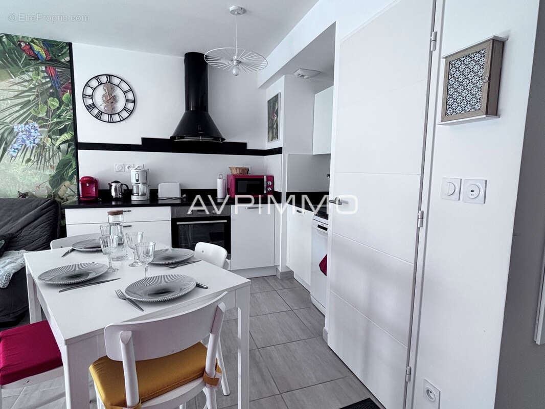 Appartement à SAINT-CYR-SUR-MER
