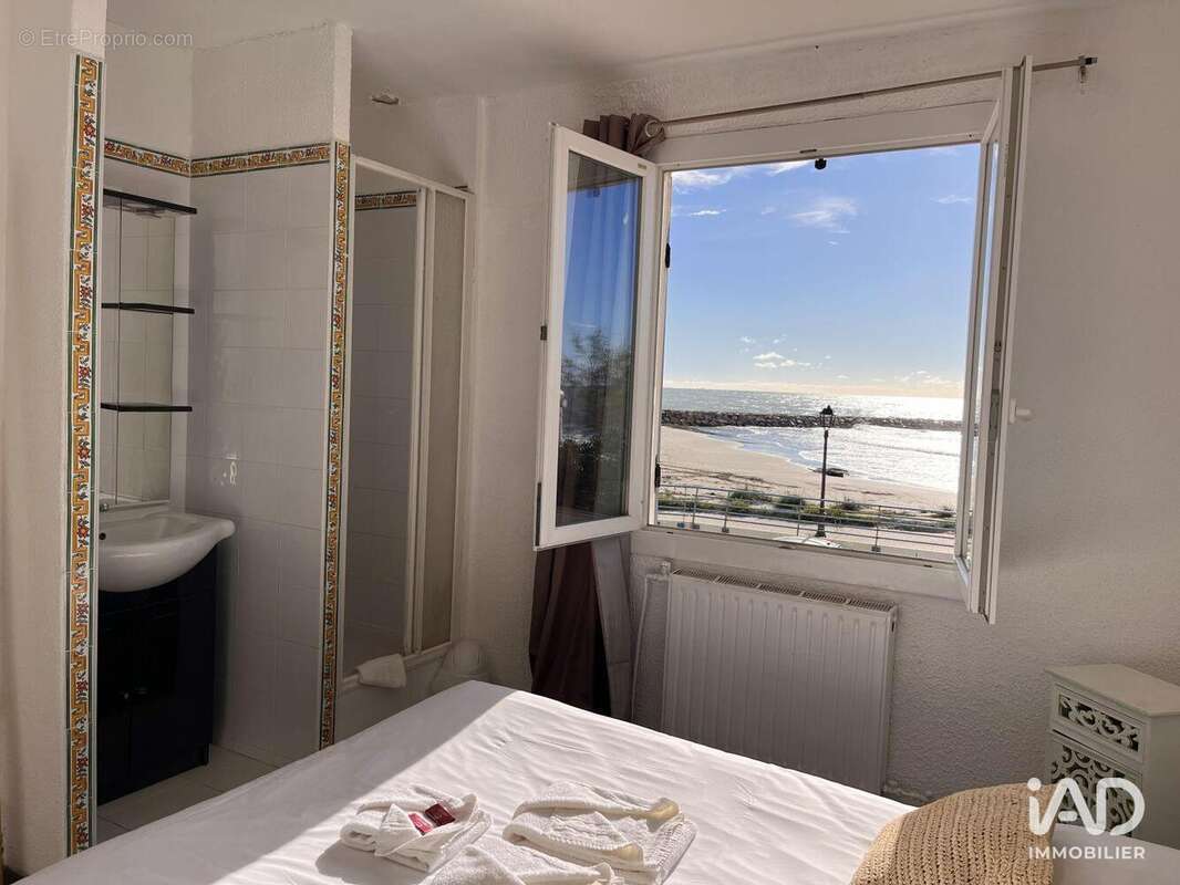 Photo 4 - Commerce à SAINTES-MARIES-DE-LA-MER