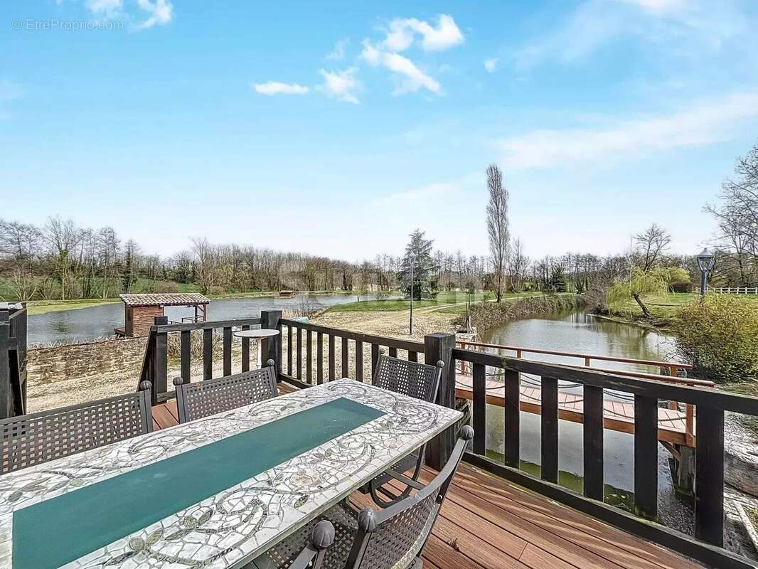 Maison à CHATILLON-SUR-CHALARONNE