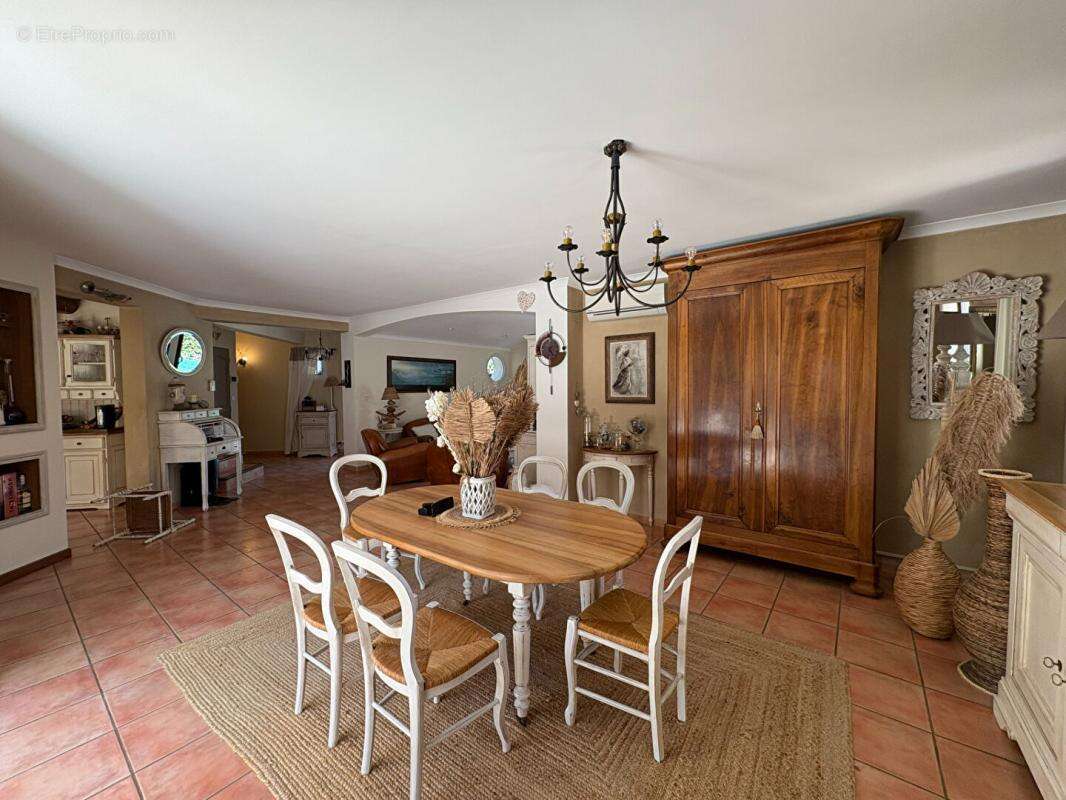 Maison à PERNES-LES-FONTAINES