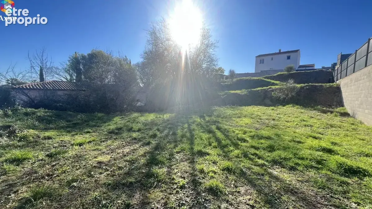 Terrain à ROQUEBRUNE-SUR-ARGENS
