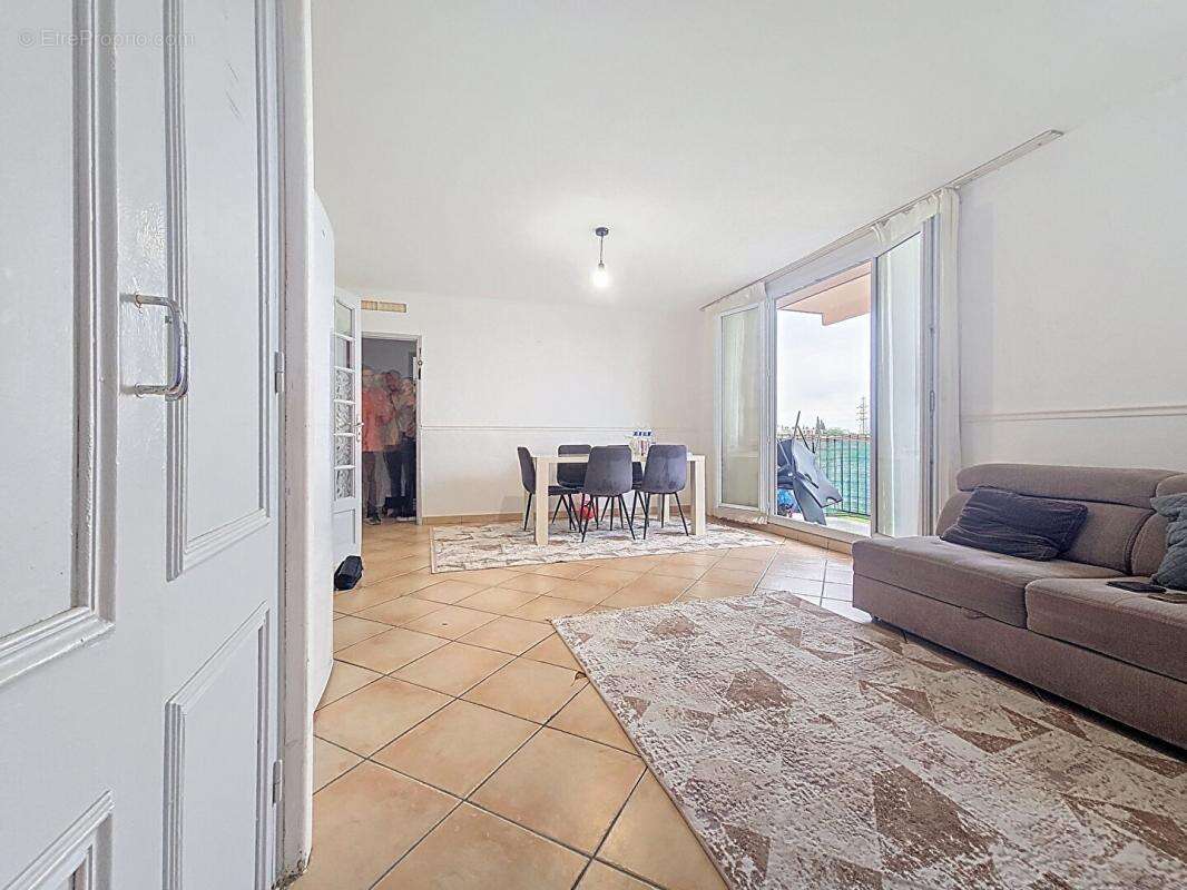 Appartement à LE PONTET