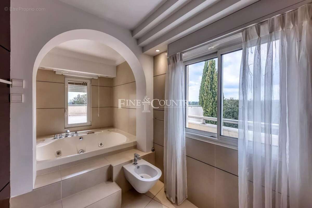 Maison à VALBONNE