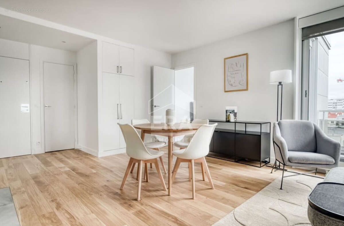 Appartement à PARIS-15E