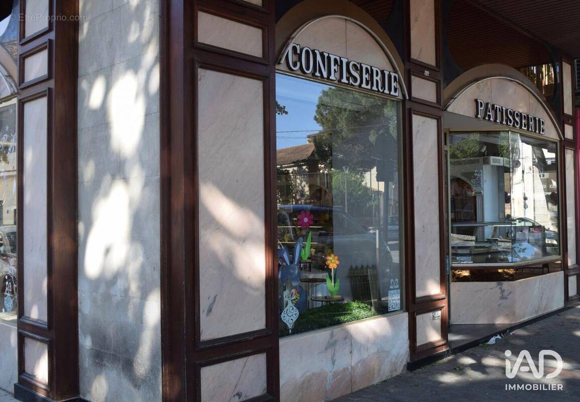 Photo 1 - Commerce à SORGUES