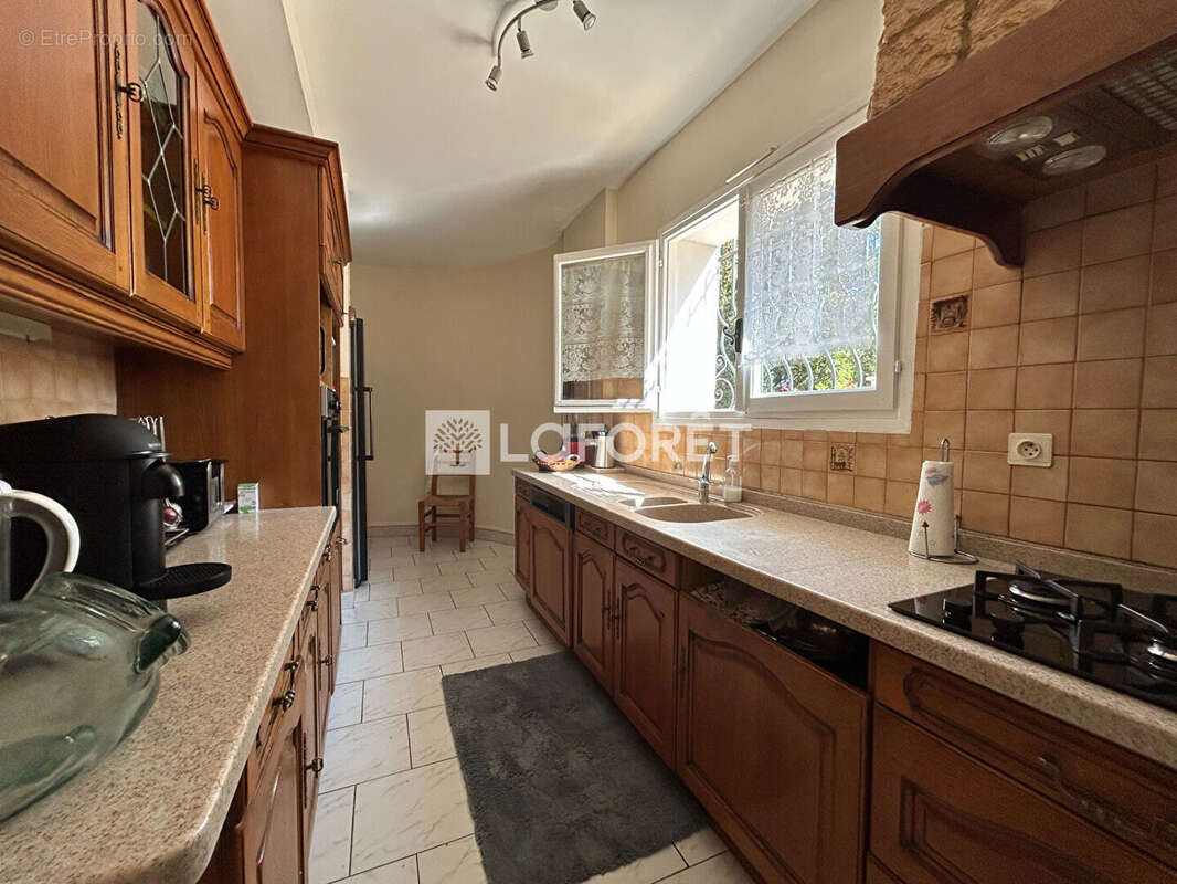 Maison à SAINT-LAURENT-DU-VAR