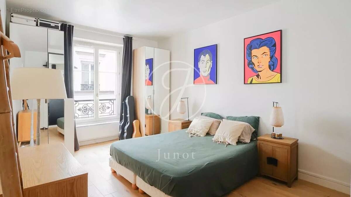 Appartement à PARIS-17E