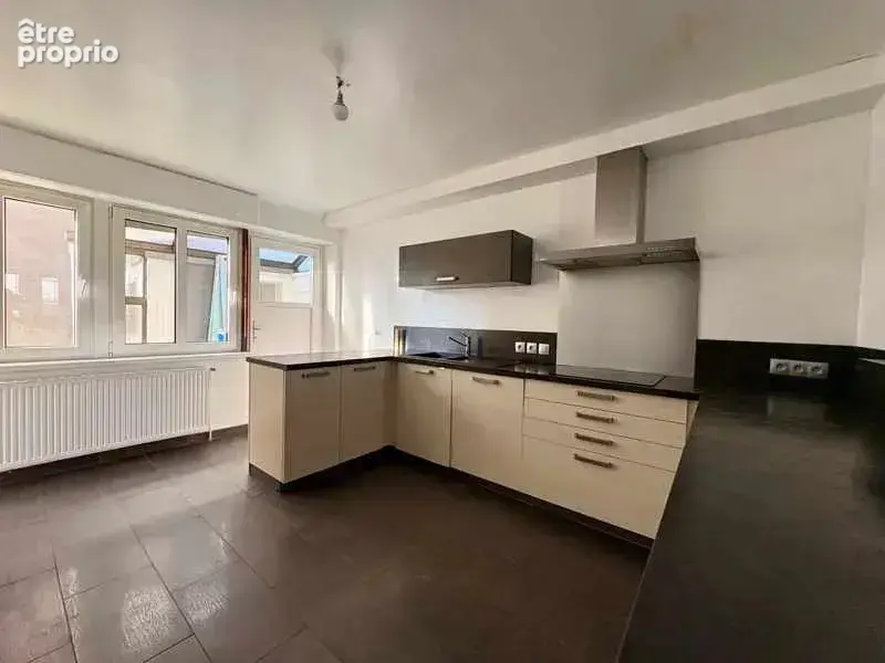 À vendre  Maison 118 m² avec cour et dépendances à Sarralbe - photo 3