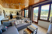 Appartement à GREOLIERES