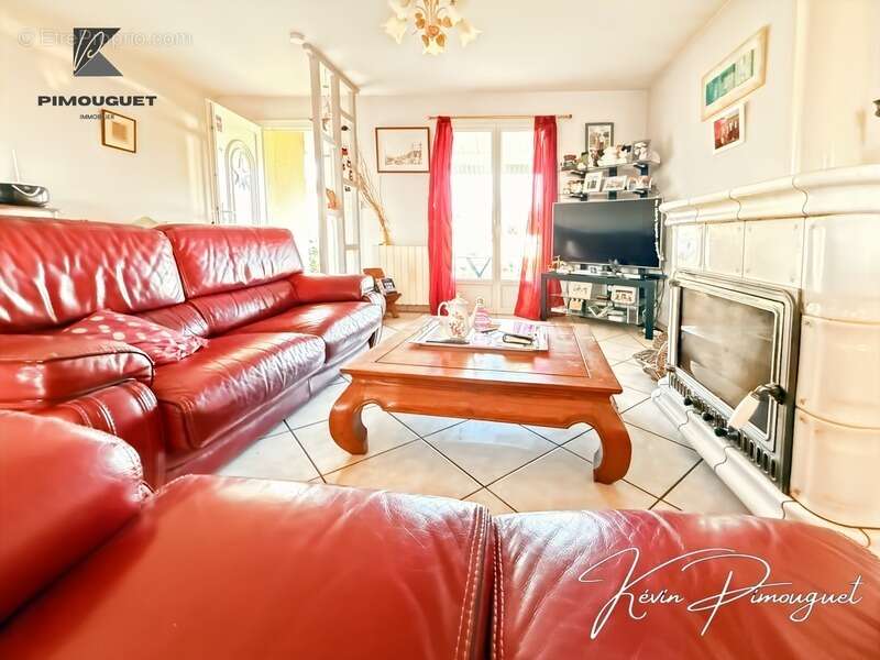 Maison à SAINT-MAGNE-DE-CASTILLON