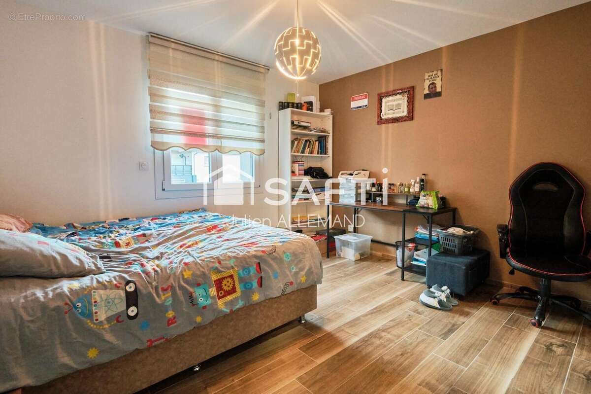Photo 5
