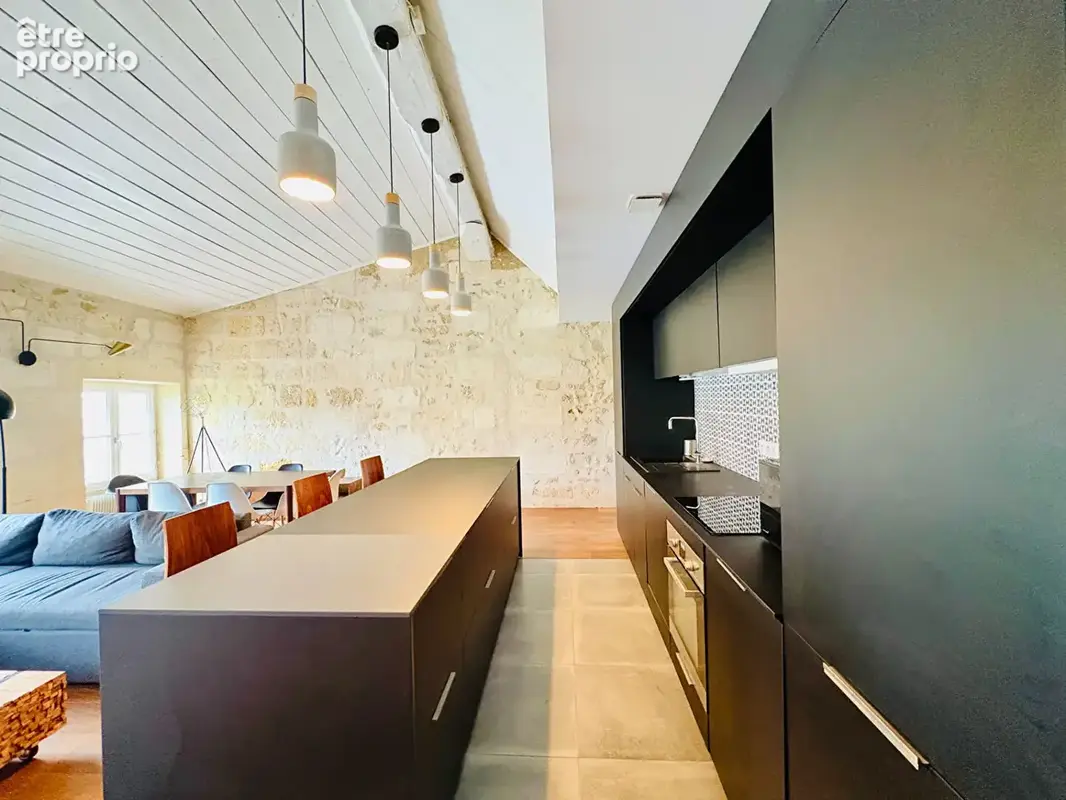 BORDEAUX Saint-Michel - Appartement T3 de caractère - Vue exceptionnelle sur la Flèche St Michel - photo 6