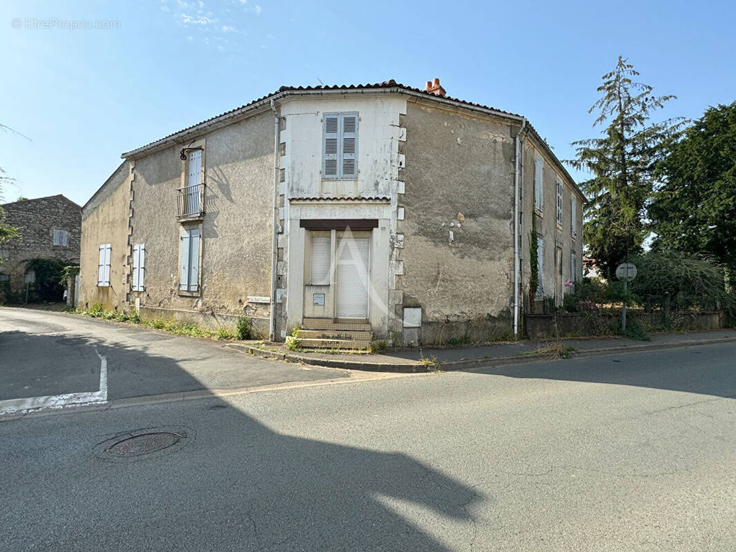 Maison à NALLIERS