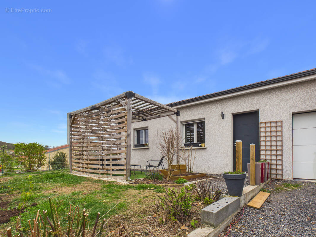 Maison à SAINTE-FLORINE