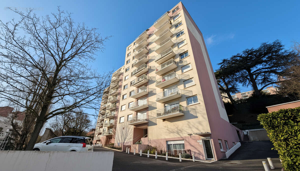 Appartement à CORBEIL-ESSONNES