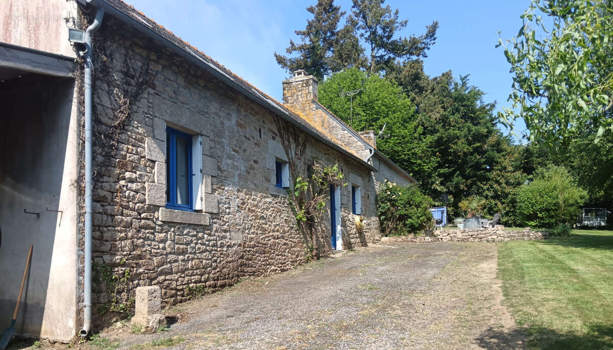 Maison à CLEGUEREC