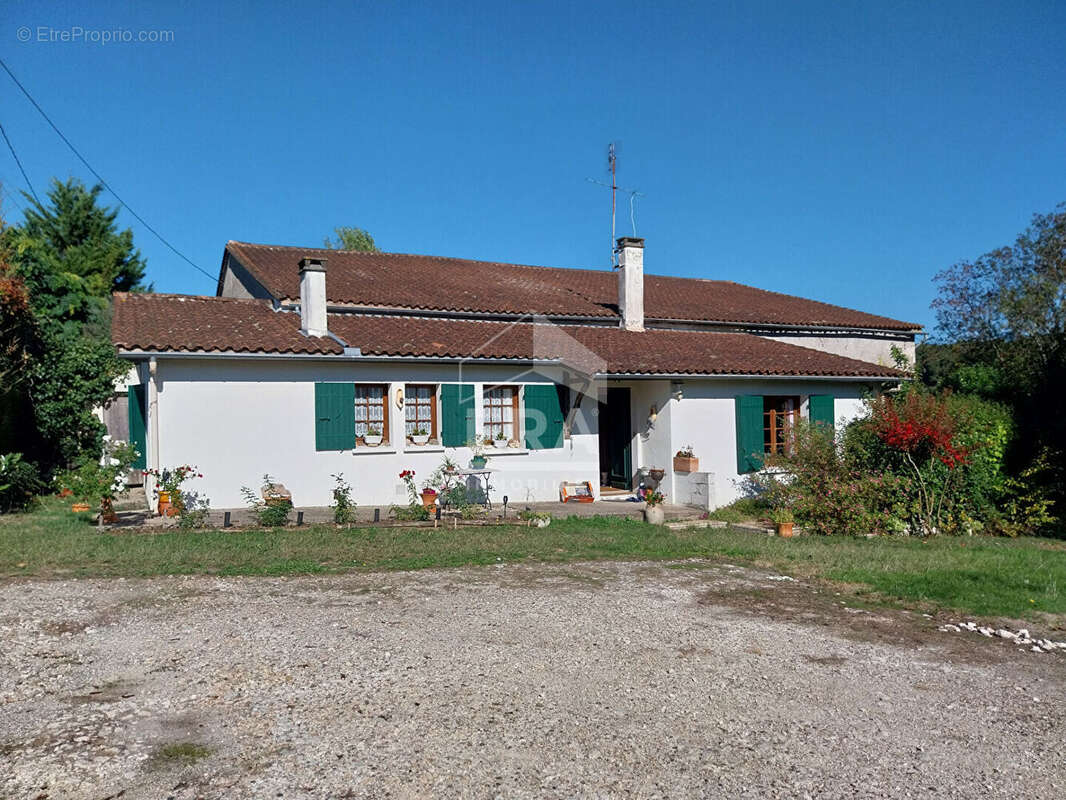 Maison à MONESTIER