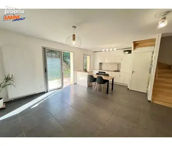 Maison 4 pièces 83 m² à vendre à Fontaines-Saint-Martin (69270) - photo 2