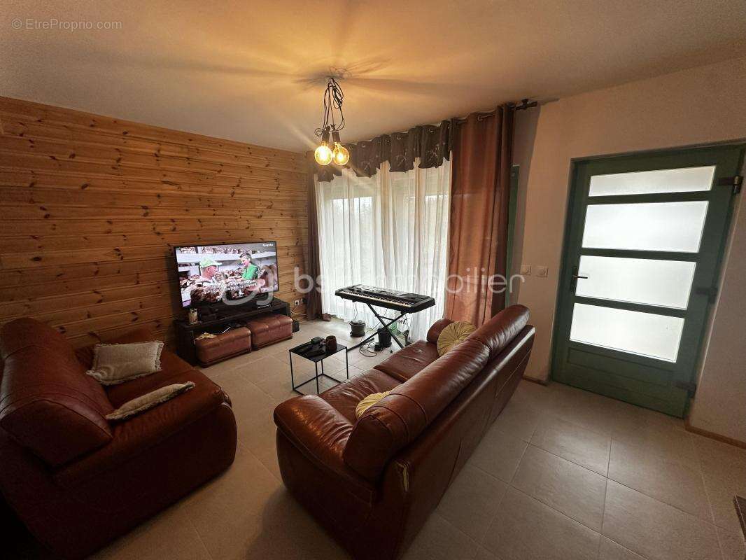 Maison à SAINT-MARTIN-DE-BONFOSSE