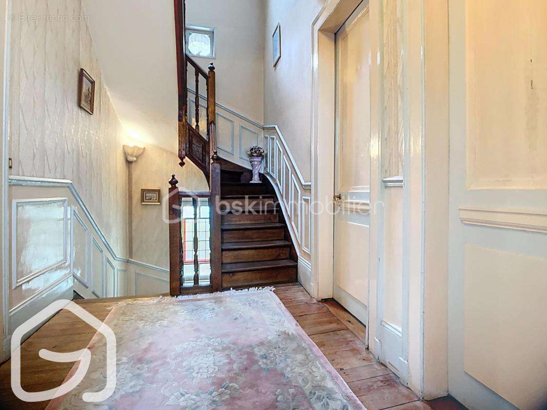 Maison à SAINT-ETIENNE-DU-ROUVRAY