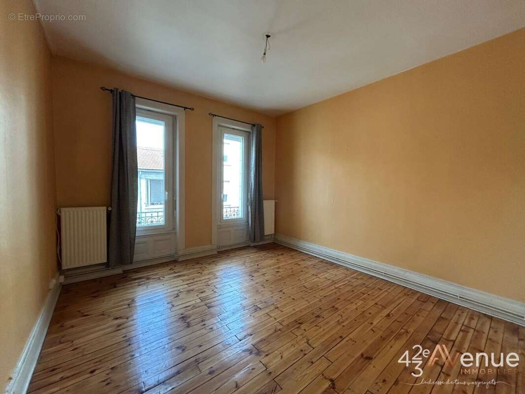 Appartement à SAINT-ETIENNE