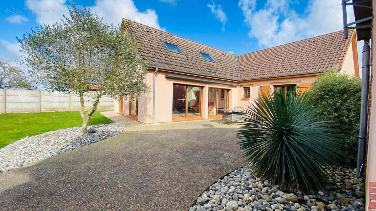 Maison à SAINT-MARTIN-EN-CAMPAGNE