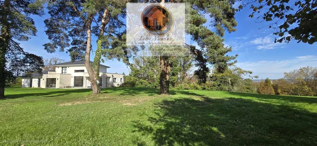 Maison à POEY-DE-LESCAR