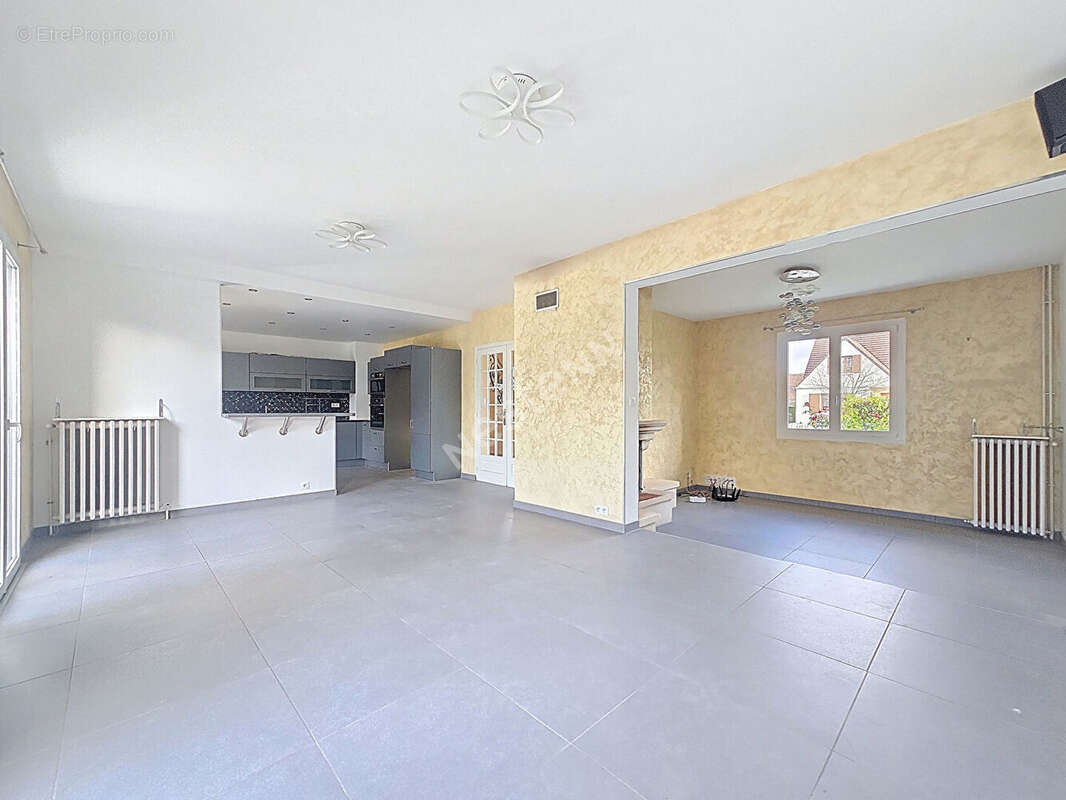 Maison à ORRY-LA-VILLE