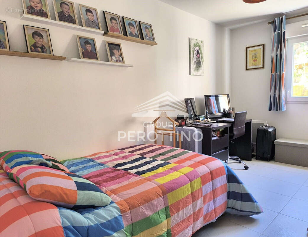 Appartement à PEYNIER