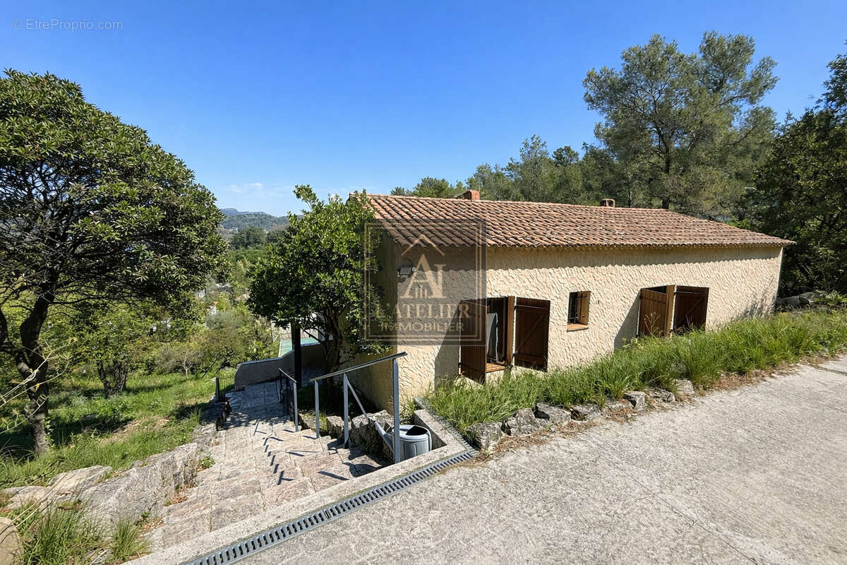 Maison de caractère avec dépendance, sous-sol et piscine au calme absolu sur 3000 m2 - photo 14