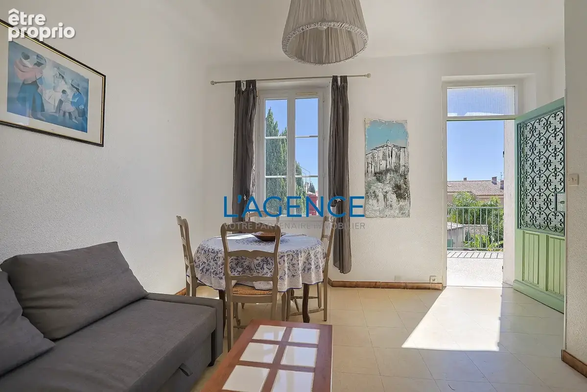 Port de carqueiranne - maison de caractere avec terrain + garage - photo 13