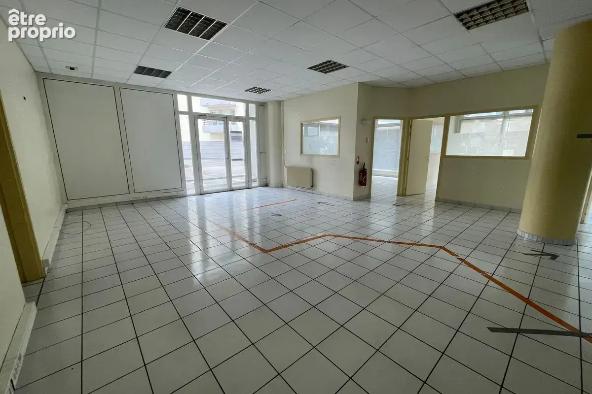 A vendre - local commercial 173 m² à Joué Les Tours - photo 3