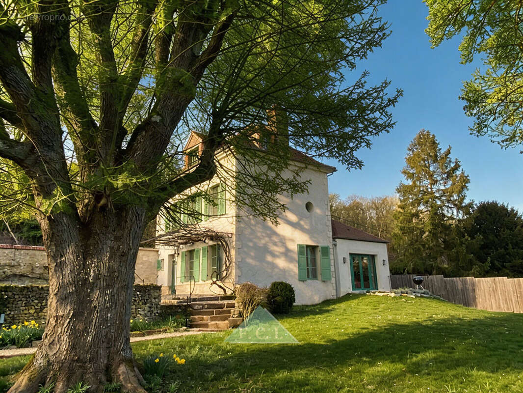 Maison à HOUDAN