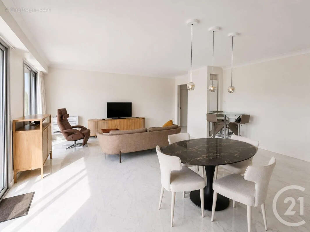 Appartement à ROQUEBRUNE-CAP-MARTIN