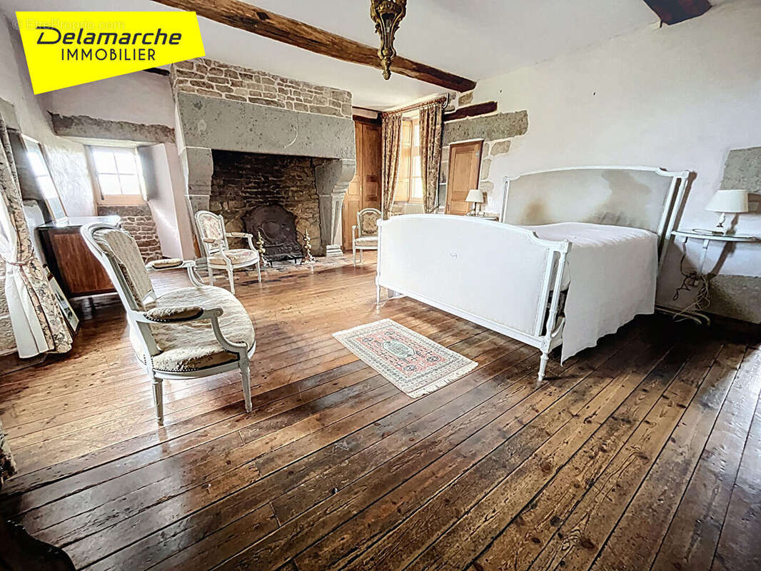 Maison à SAINT-AUBIN-DE-TERREGATTE