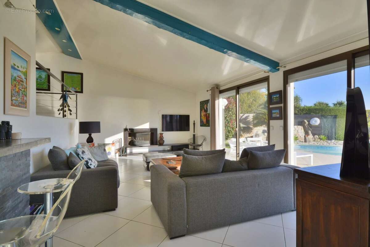 Maison à VILLENEUVE-LOUBET