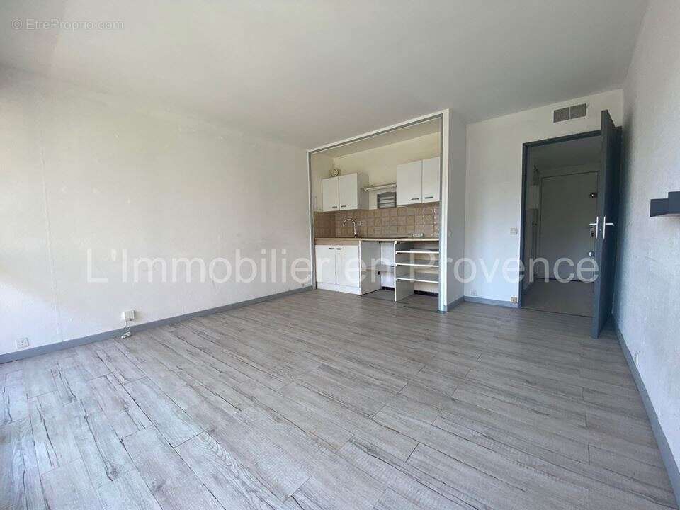 Appartement 28 m² à Aubagne  - photo 3