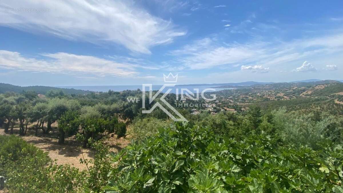 Maison à LES ISSAMBRES