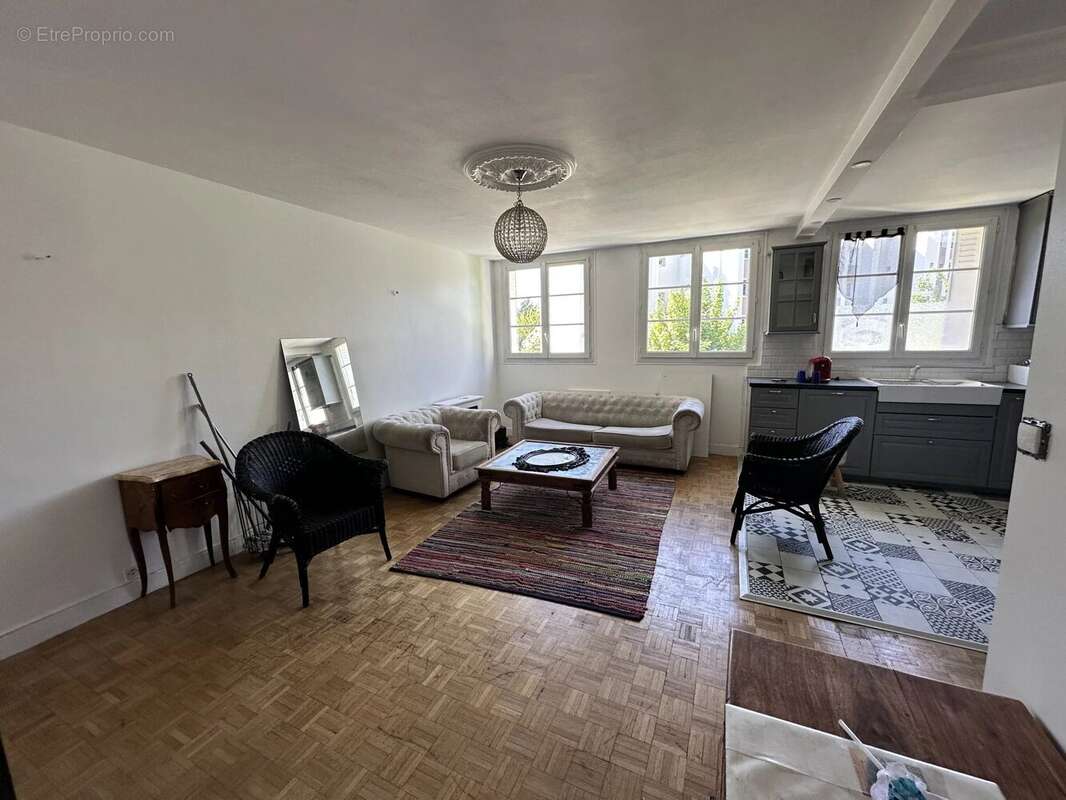 Appartement à COLOMBES