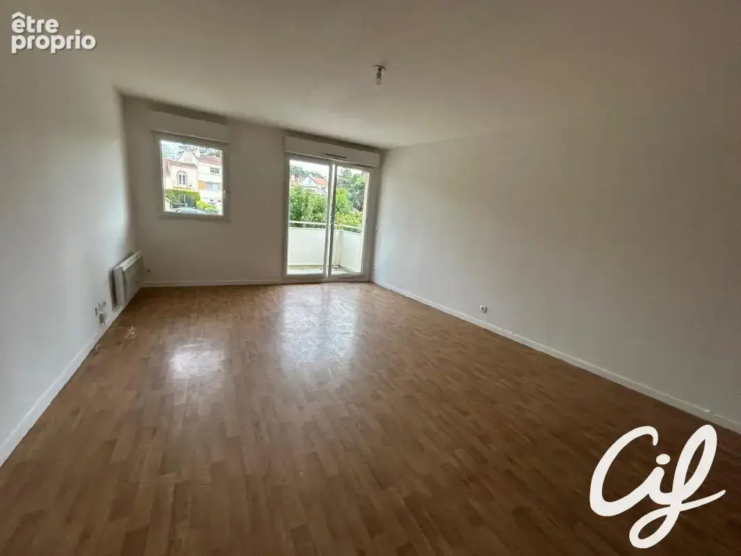 Appartement T4 Le Bourg Sous La Roche - 89.25 m2  204 000 Euros - photo 2