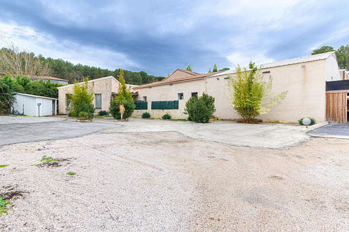 Commerce à GARDANNE