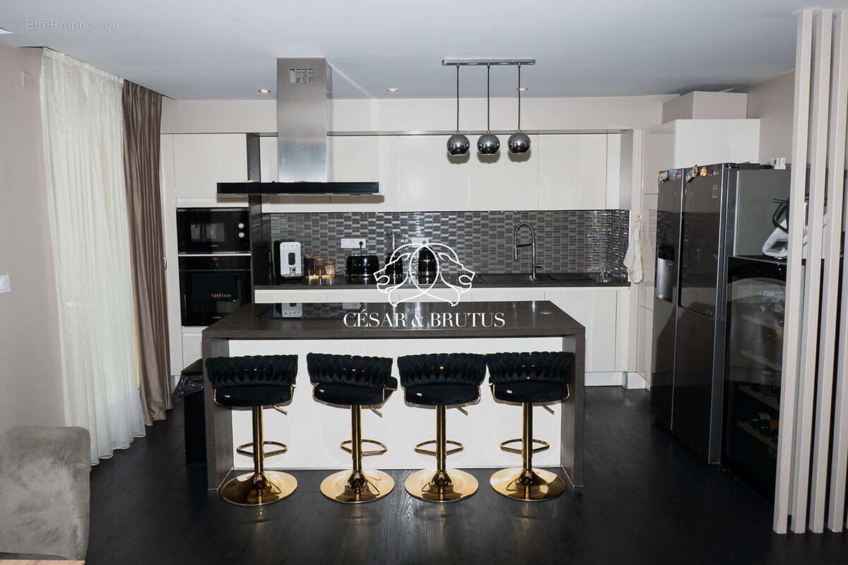 Appartement 94 m² à Decines-Charpieu  - photo 3
