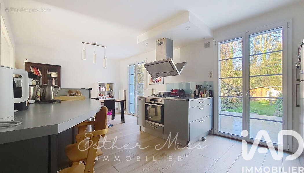 Photo 4 - Maison à SAINT-REMY-LES-CHEVREUSE