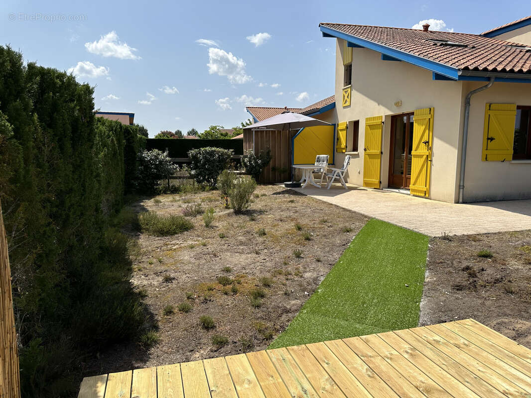 Maison à SAINT-JULIEN-EN-BORN