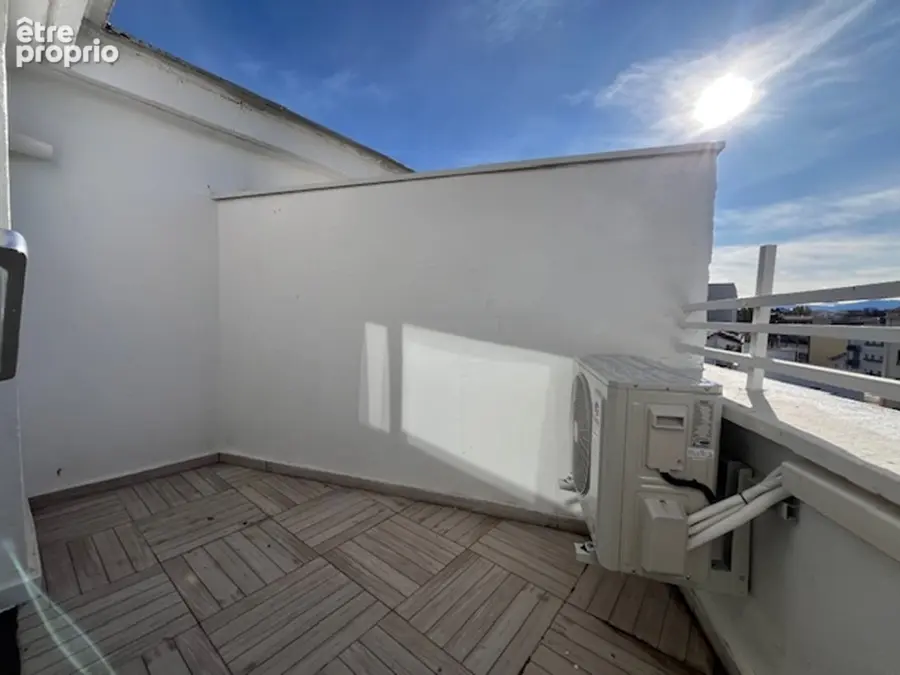 Magnifique T2 de style Loft de 39 m² carrez avec petite terrasse et comble au dernier étage avec ascenseur - photo 5
