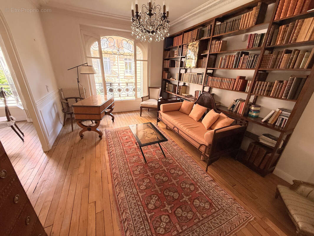 Appartement à PARIS-19E