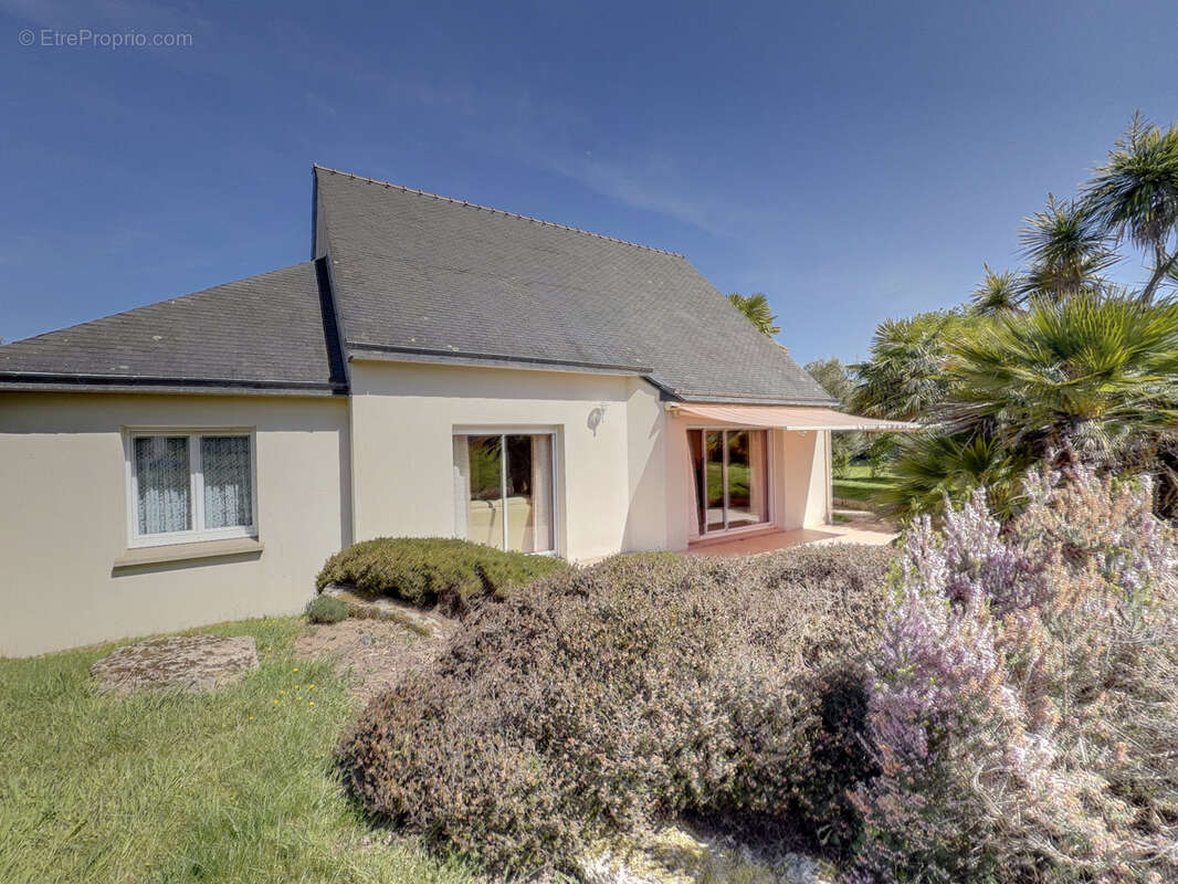 Maison à CAMORS